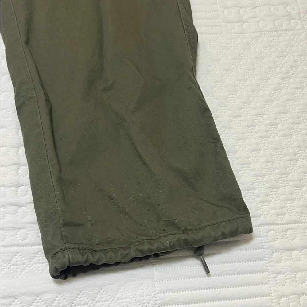 Levi's Women's Olive Straight Cargo Pants - Picture 2 of 11